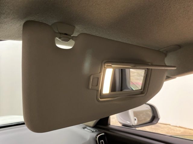 2025 Volvo XC40 B5 Core Dallas TX