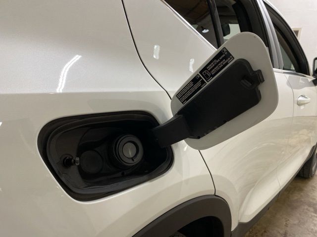 2025 Volvo XC40 B5 Core Dallas TX