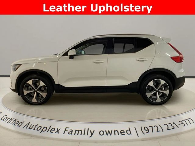 2025 Volvo XC40 B5 Core