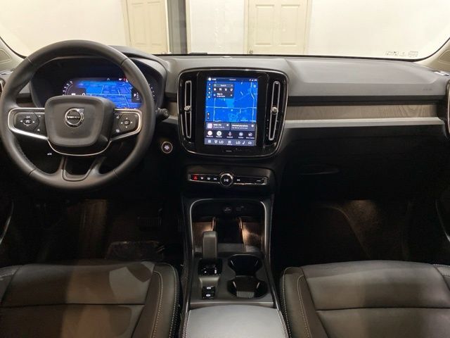 2025 Volvo XC40 B5 Core Dallas TX