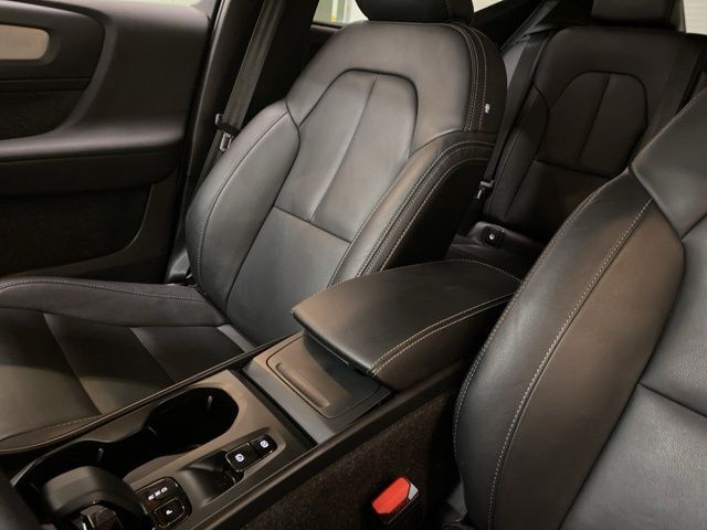 2025 Volvo XC40 B5 Core Dallas TX