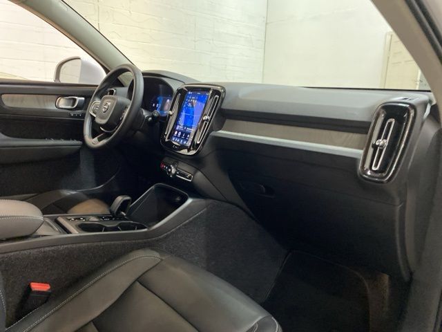 2025 Volvo XC40 B5 Core Dallas TX