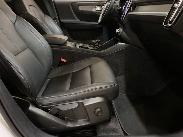2025 Volvo XC40 B5 Core Dallas TX