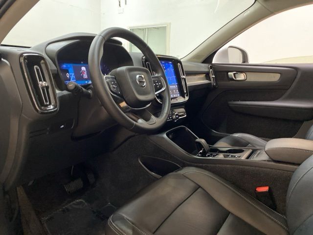 2025 Volvo XC40 B5 Core Dallas TX