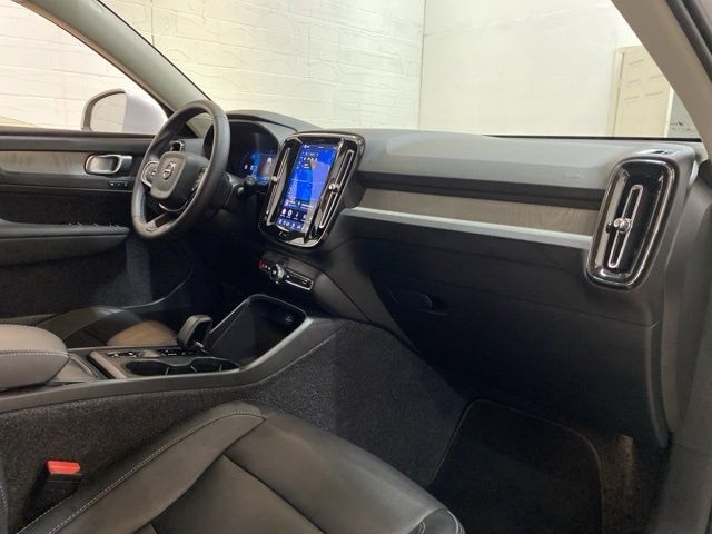 2025 Volvo XC40 B5 Core Dallas TX