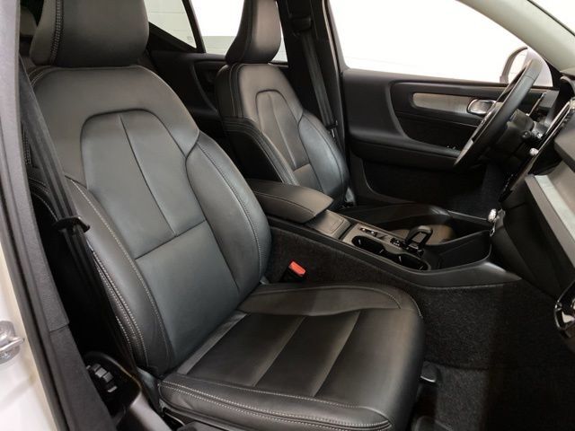 2025 Volvo XC40 B5 Core Dallas TX