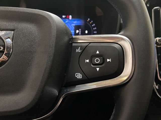 2025 Volvo XC40 B5 Core Dallas TX