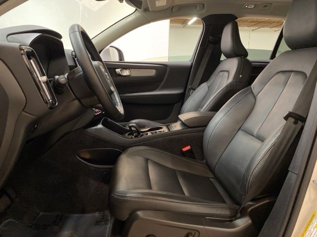 2025 Volvo XC40 B5 Core Dallas TX