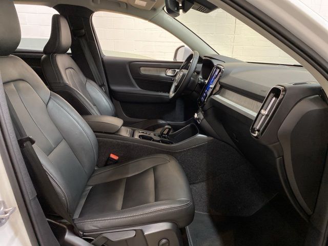 2025 Volvo XC40 B5 Core Dallas TX