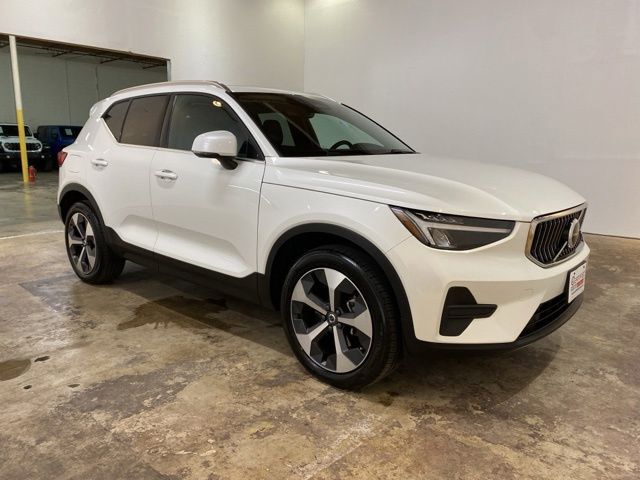 2025 Volvo XC40 B5 Core Dallas TX