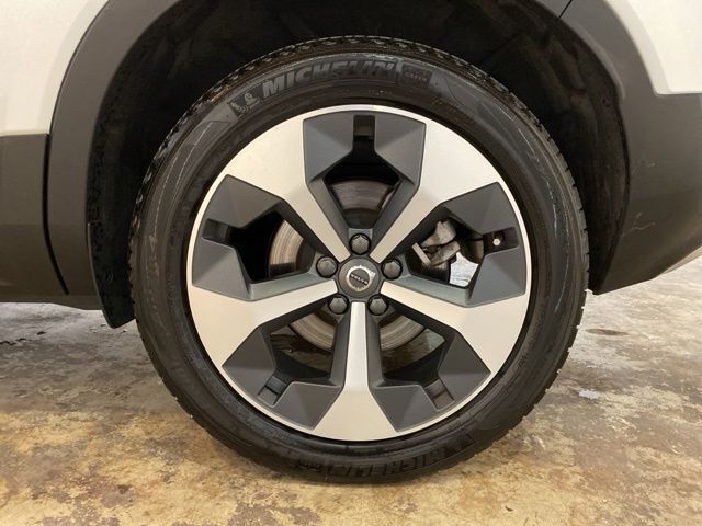 2025 Volvo XC40 B5 Core Dallas TX