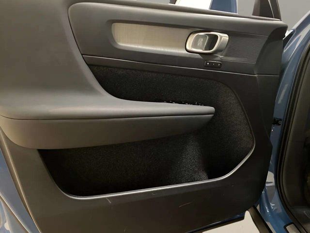 2025 Volvo XC40 B5 Core Dallas TX