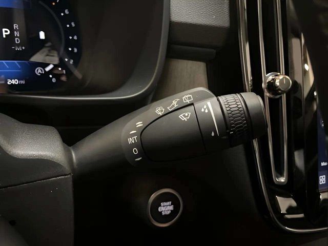 2025 Volvo XC40 B5 Core Dallas TX