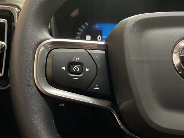 2025 Volvo XC40 B5 Core Dallas TX