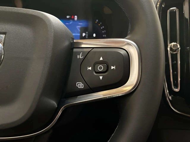 2025 Volvo XC40 B5 Core Dallas TX