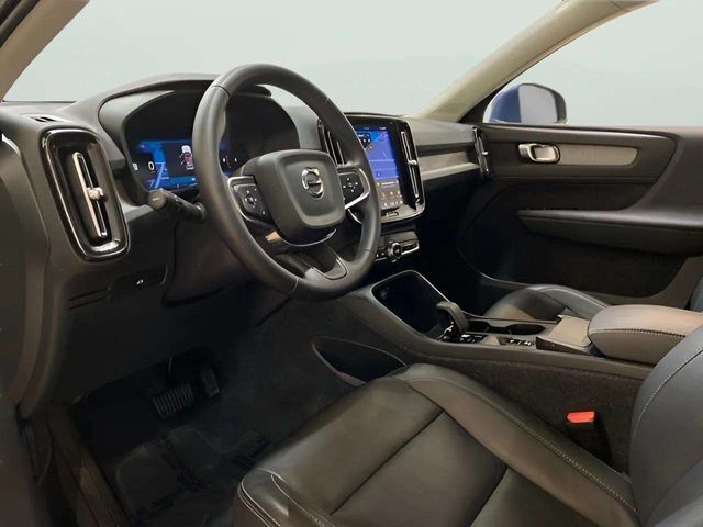2025 Volvo XC40 B5 Core Dallas TX
