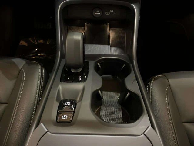 2025 Volvo XC40 B5 Core Dallas TX