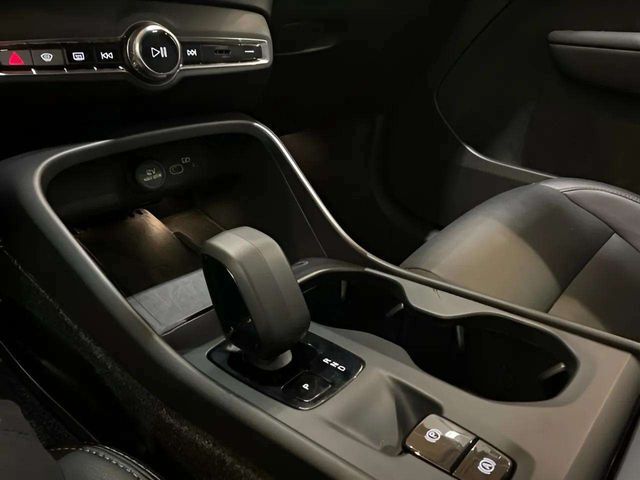 2025 Volvo XC40 B5 Core Dallas TX