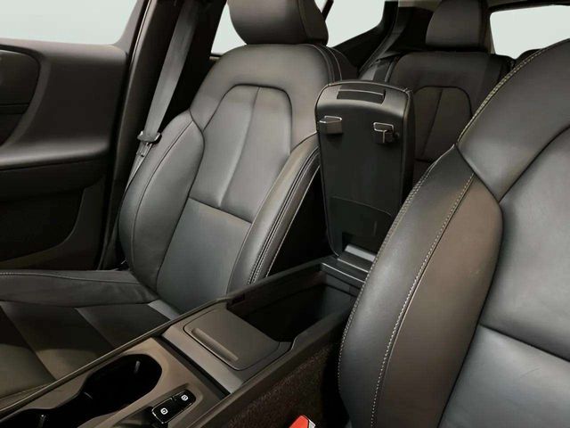2025 Volvo XC40 B5 Core Dallas TX