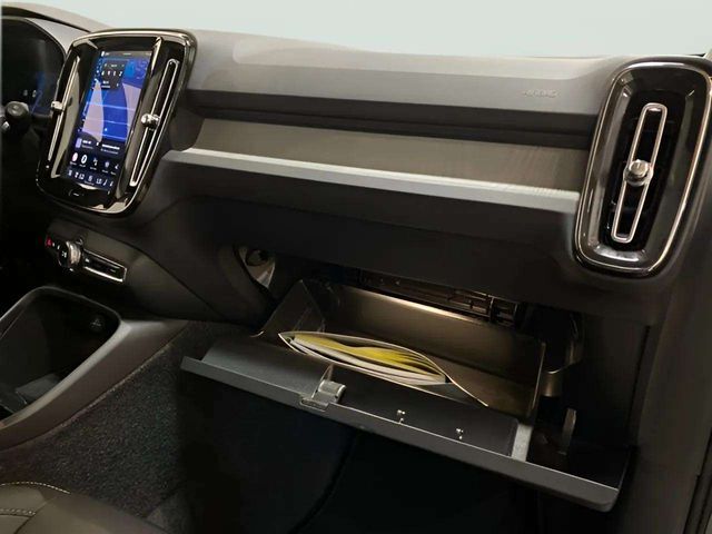 2025 Volvo XC40 B5 Core Dallas TX