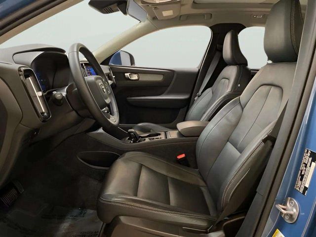 2025 Volvo XC40 B5 Core Dallas TX