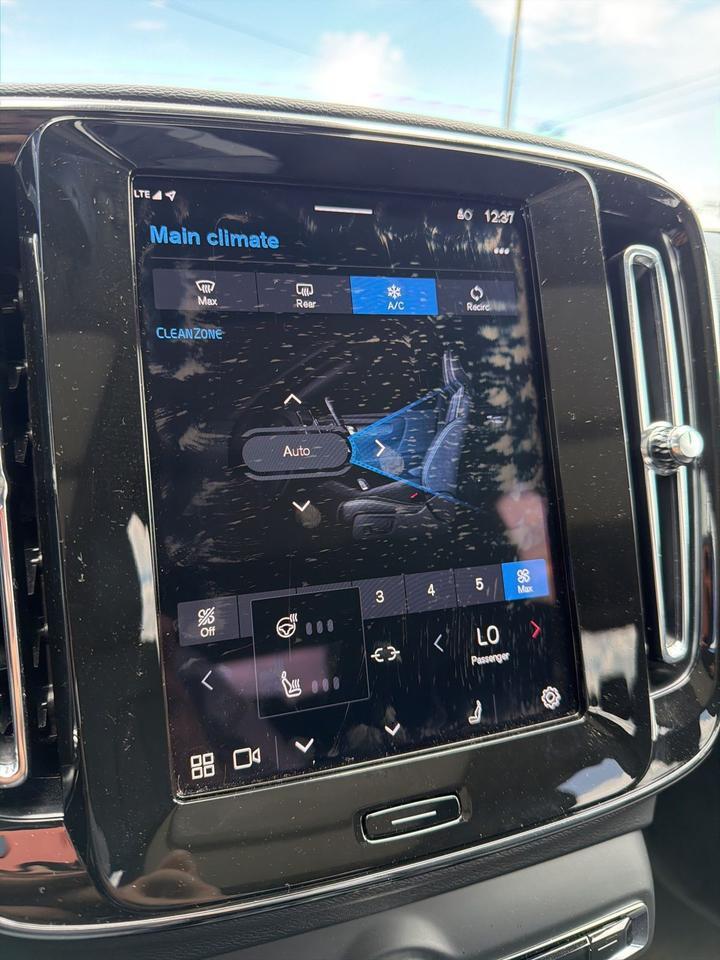 2025 Volvo XC40 B5 Core Bend OR