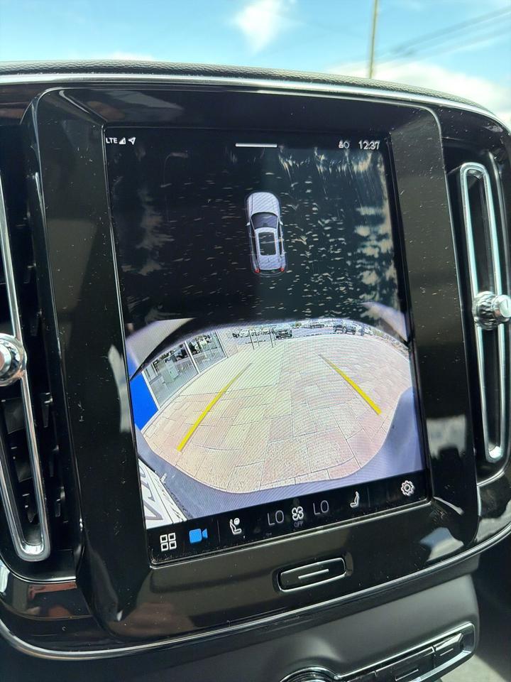 2025 Volvo XC40 B5 Core Bend OR