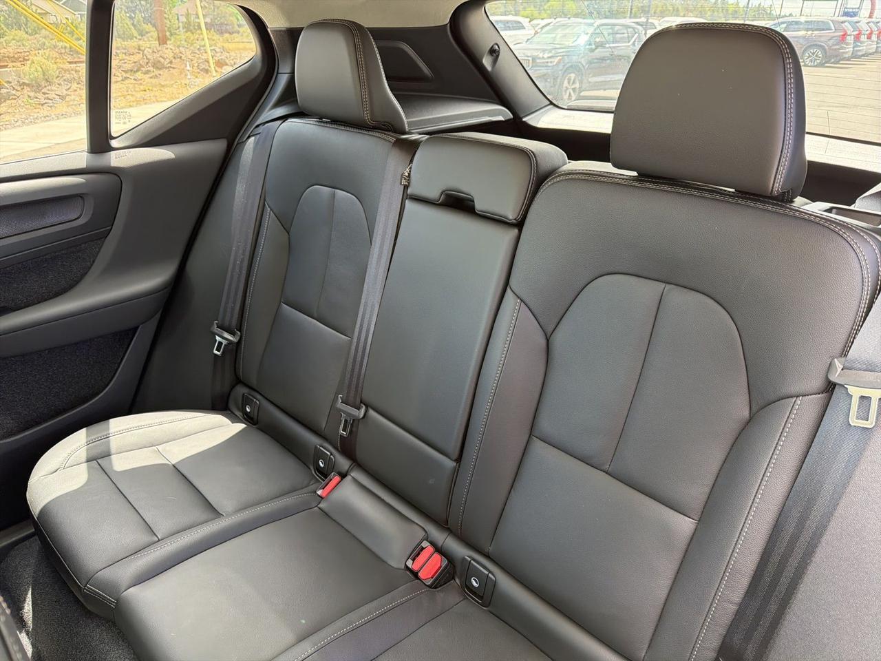 2025 Volvo XC40 B5 Core Bend OR