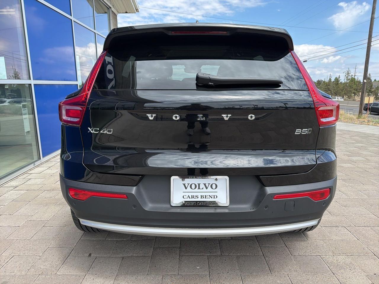 2025 Volvo XC40 B5 Core Bend OR