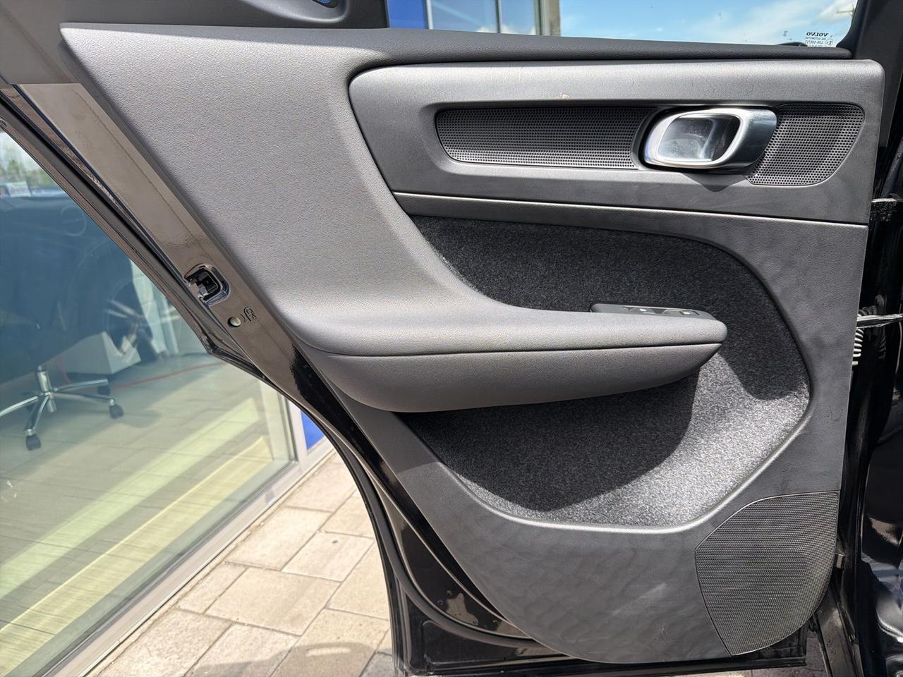 2025 Volvo XC40 B5 Core Bend OR