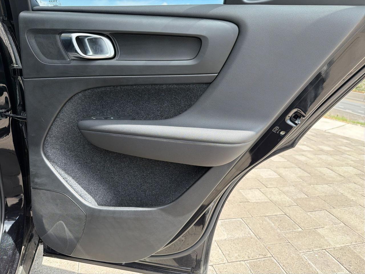 2025 Volvo XC40 B5 Core Bend OR