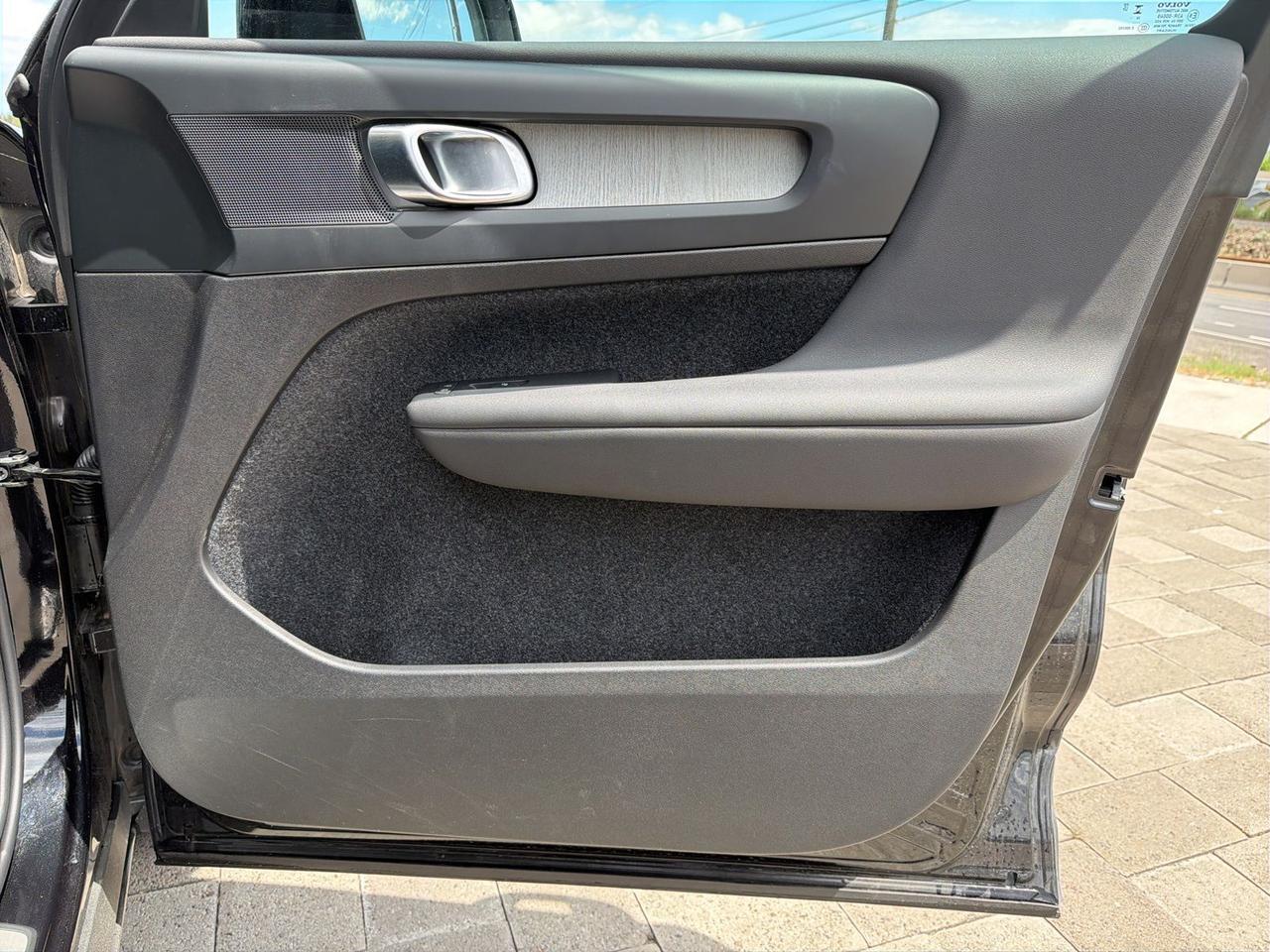 2025 Volvo XC40 B5 Core Bend OR