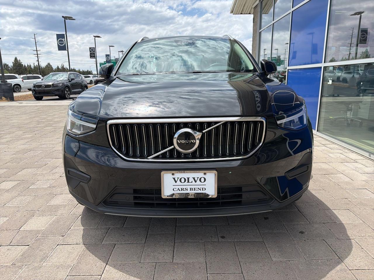 2025 Volvo XC40 B5 Core Bend OR
