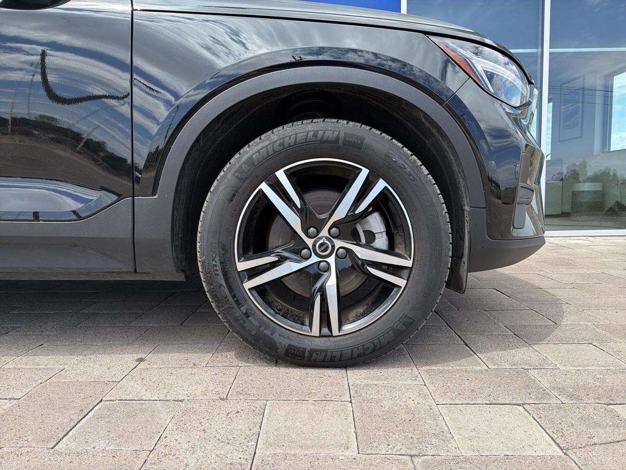 2025 Volvo XC40 B5 Core Bend OR
