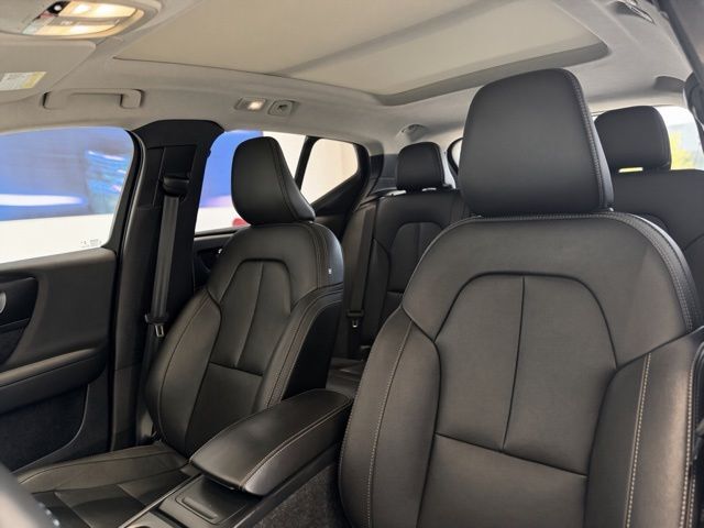 2025 Volvo XC40 B5 Core Tucson AZ