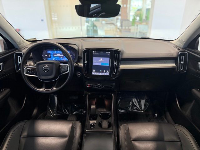 2025 Volvo XC40 B5 Core Tucson AZ