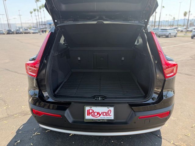 2025 Volvo XC40 B5 Core Tucson AZ