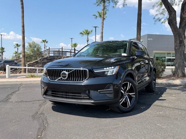 2025 Volvo XC40