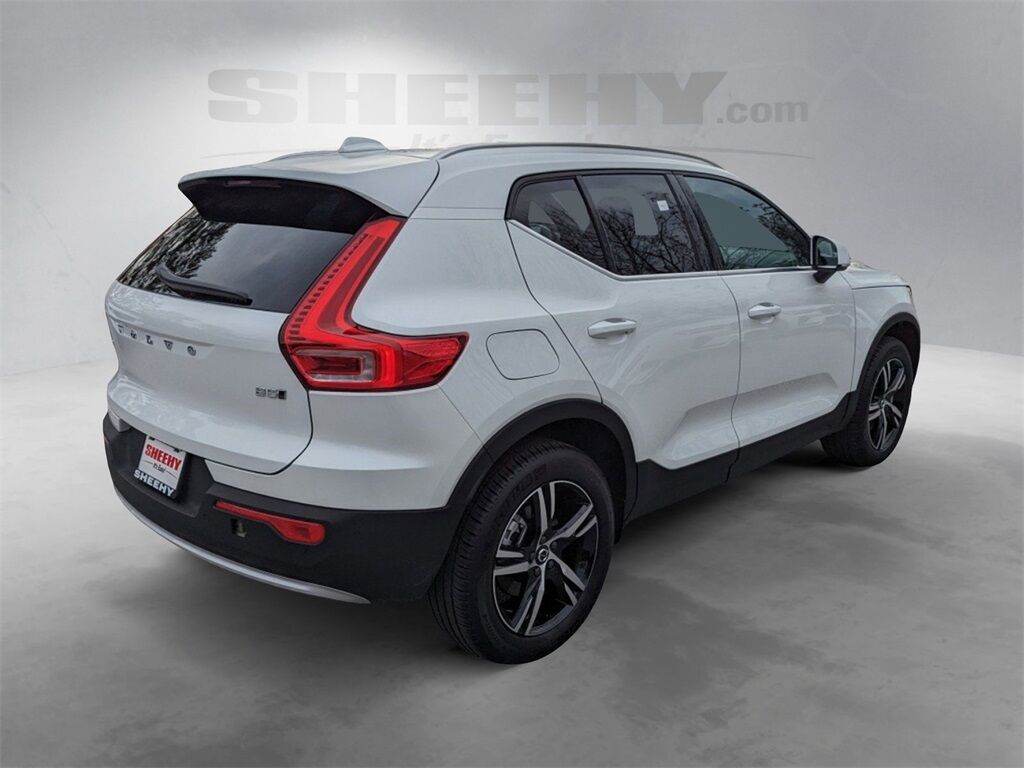2025 Volvo XC40 B5 Core Hunt Valley MD