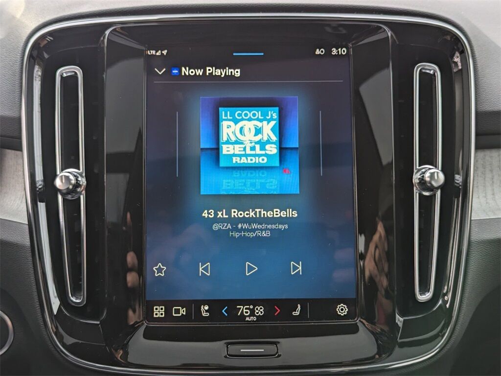 2025 Volvo XC40 B5 Core Hunt Valley MD