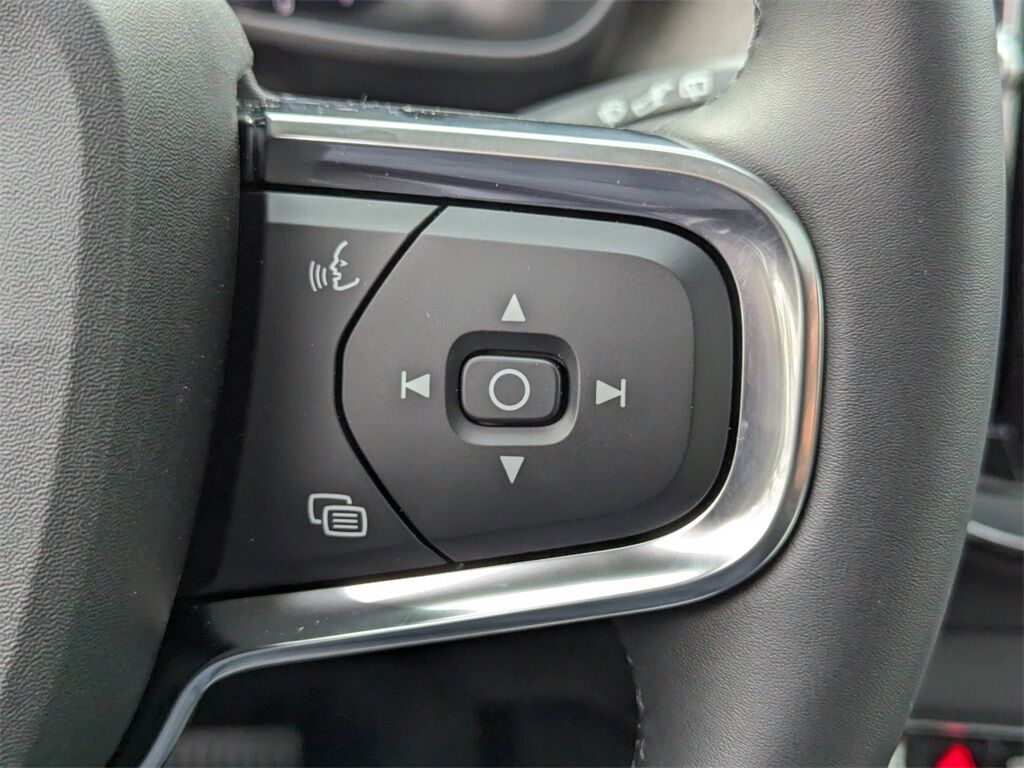 2025 Volvo XC40 B5 Core Hunt Valley MD