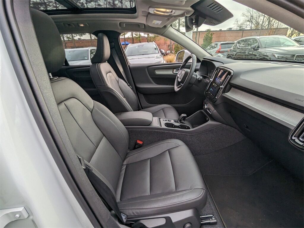 2025 Volvo XC40 B5 Core Hunt Valley MD