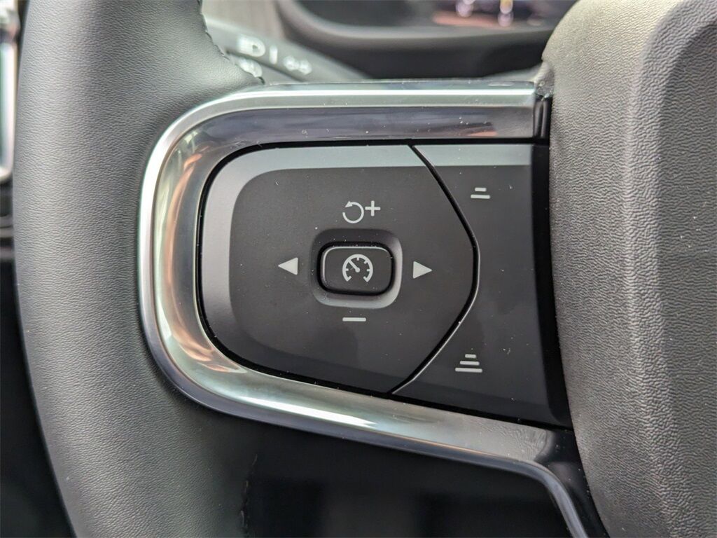 2025 Volvo XC40 B5 Core Hunt Valley MD