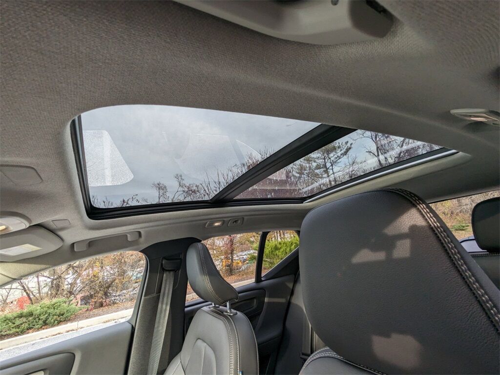 2025 Volvo XC40 B5 Core Hunt Valley MD