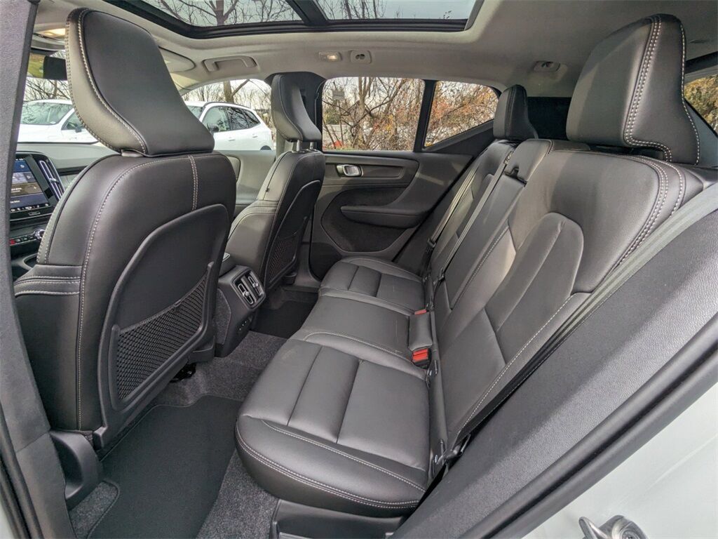 2025 Volvo XC40 B5 Core Hunt Valley MD