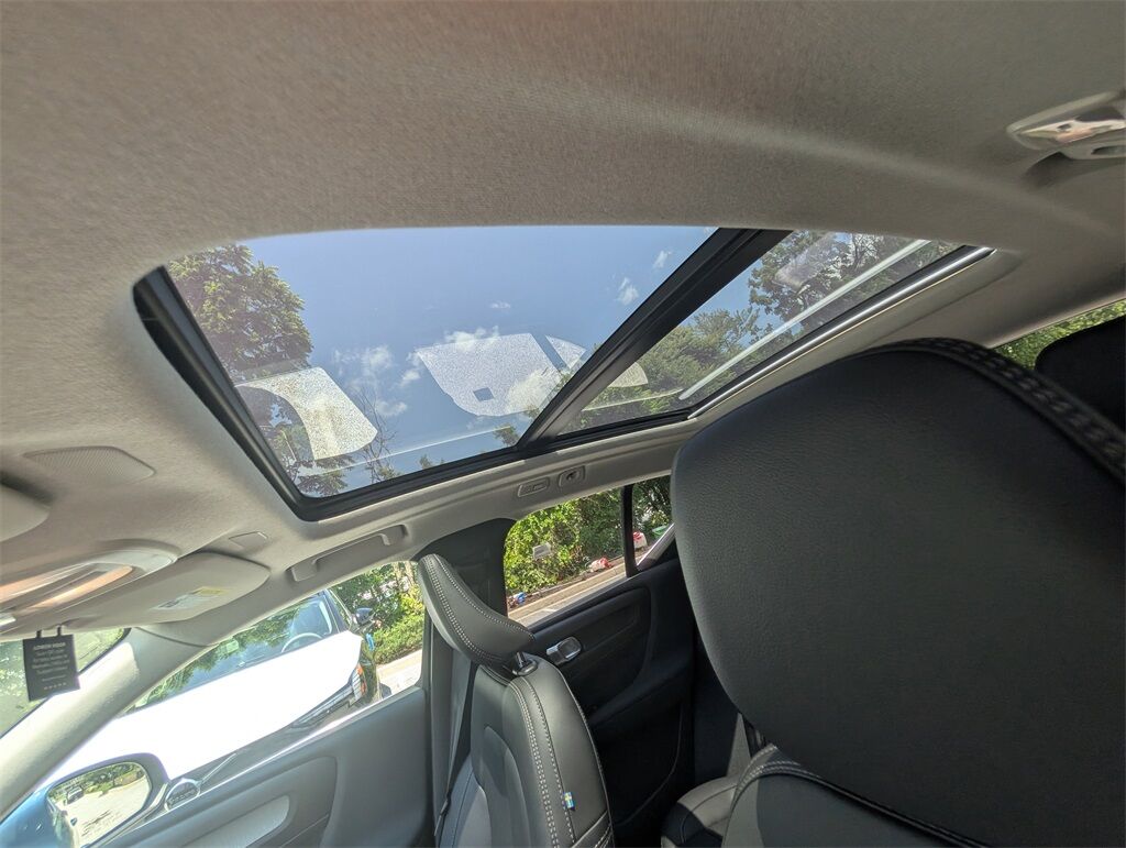 2025 Volvo XC40 B5 Core Hunt Valley MD