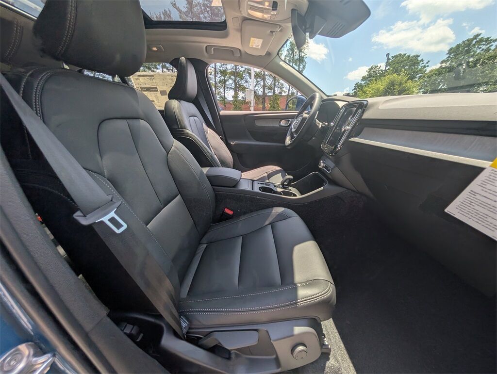 2025 Volvo XC40 B5 Core Hunt Valley MD