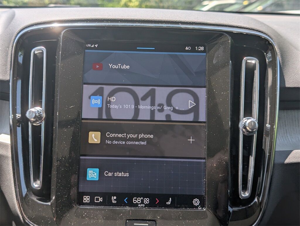 2025 Volvo XC40 B5 Core Hunt Valley MD