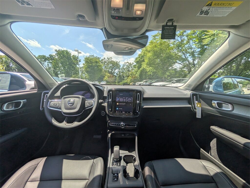2025 Volvo XC40 B5 Core Hunt Valley MD
