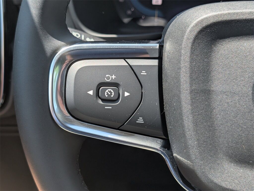 2025 Volvo XC40 B5 Core Hunt Valley MD